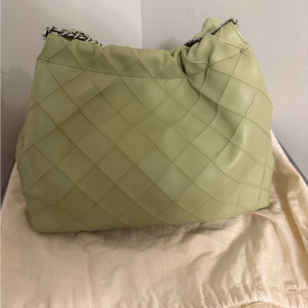 TORY BURCH GREEN FLEMING SOFT HOBO BAG - Picture 6 of 9
